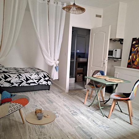 Studio Cosy Meuble, Terrasse Et Patio Pour Velo Rochefort  Exterior photo