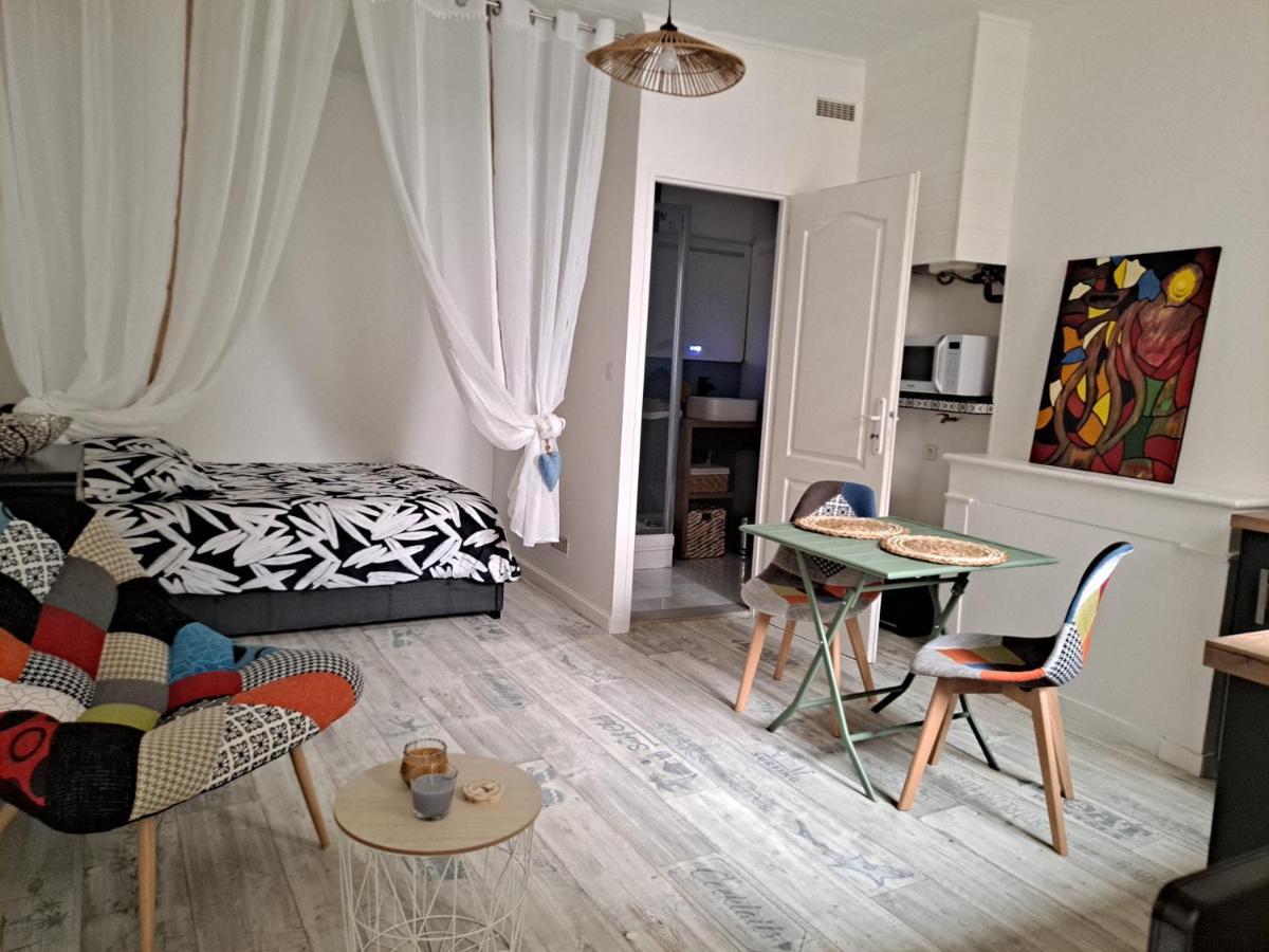 Studio Cosy Meuble, Terrasse Et Patio Pour Velo Rochefort  Exterior photo